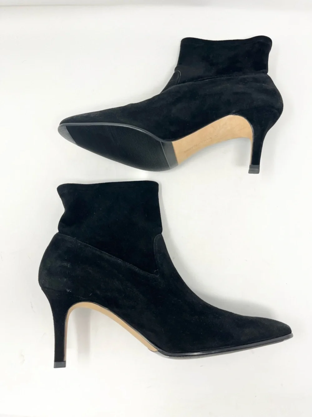 Manolo Blahnik Suede Ankle Boot Black Mid heel Almond Toe Size 41 EU Pull On